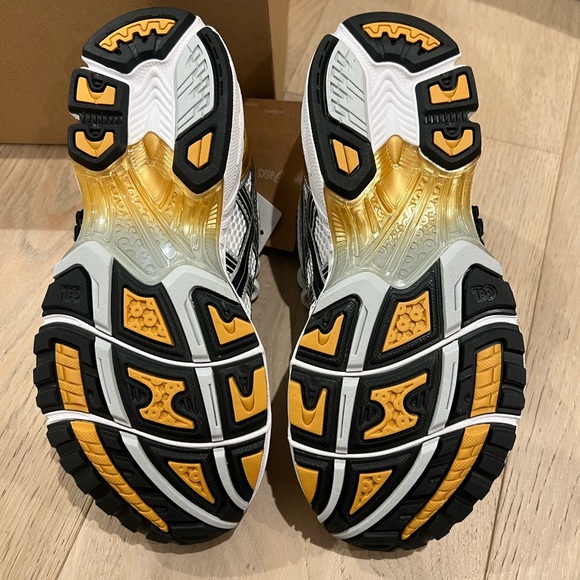 Cecilie Bahnsen x Asics SILVER FLOWER APPLIQUE GEL-KAYANO - Picture 5 of 9